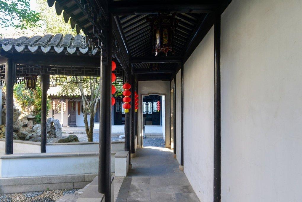 恐龙绝地逃生